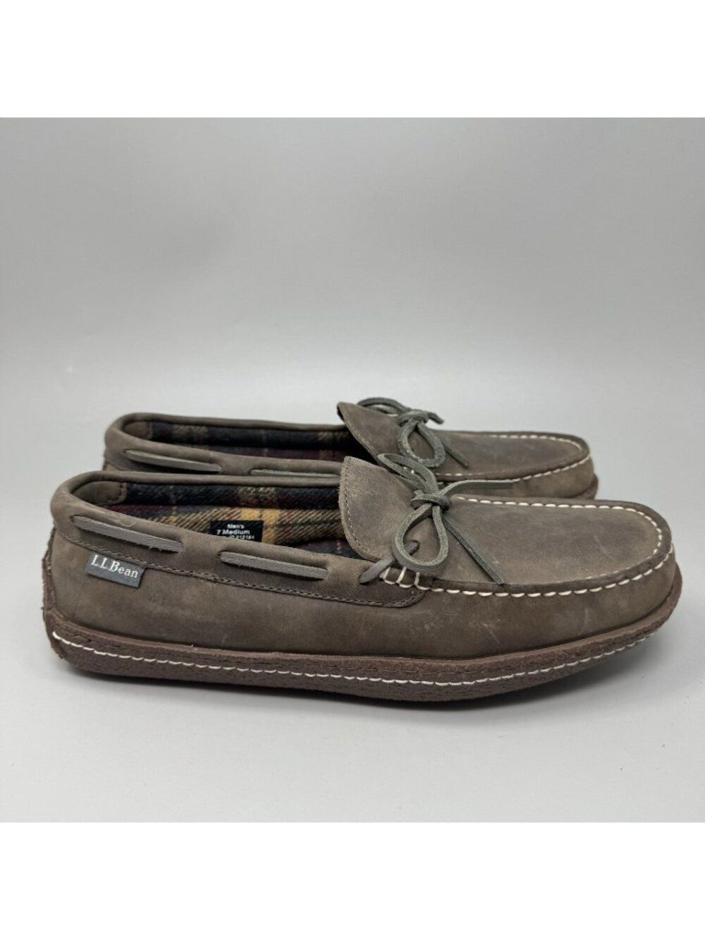 LL Bean Men’s Sz 7  Brown Leather Handsewn Slippers Flannel-Lined Moccasins